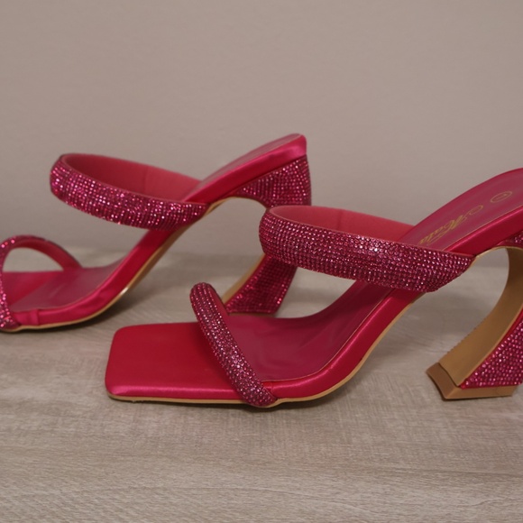 Pink Heels With Rhinestone Size 7 - Picture 3 of 3